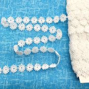 - Guipure Lace 1/2" Daisy Trim White Cotton - Per mt