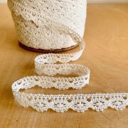 - Vintage Cotton Lace Trim in Natural 1.8cm Width